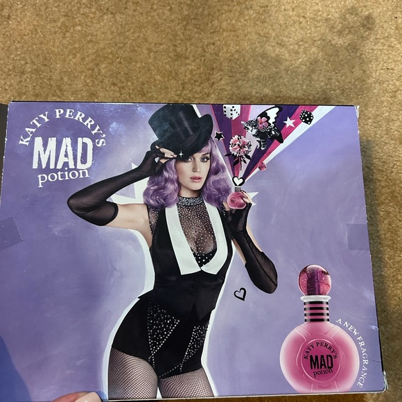 Katy Perry Collections Mad Potion Body Wash Set - Pink and Black - Picture 4 of 4